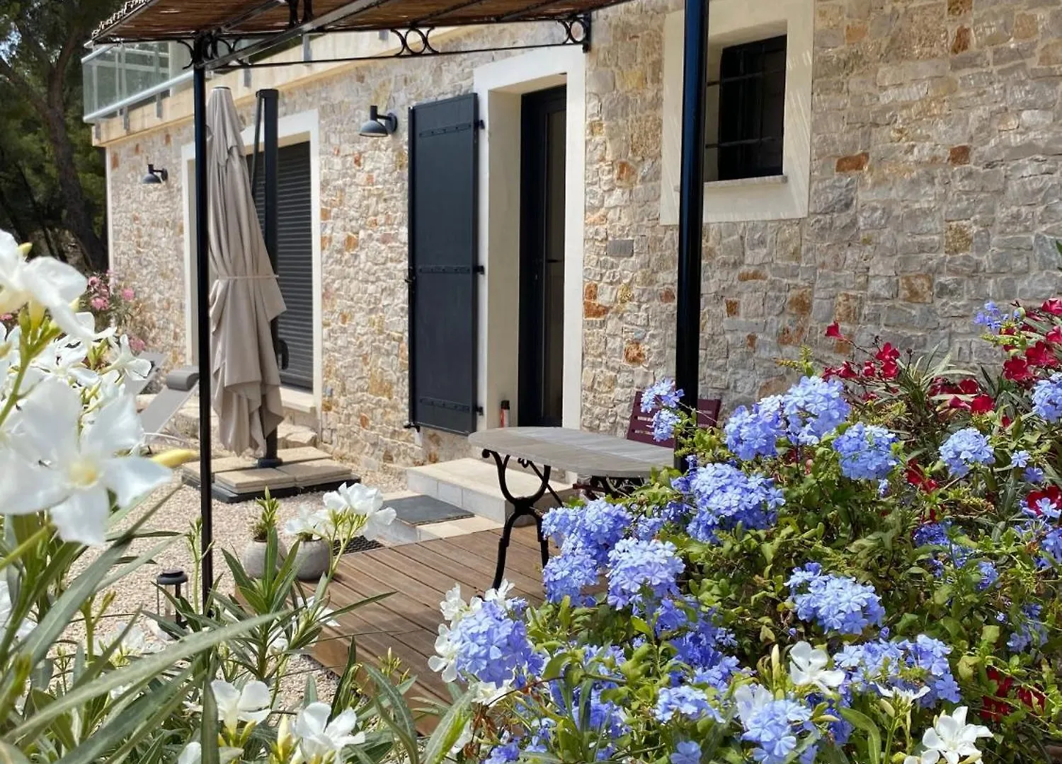Le Sept Charmant Studio Aux Portes Des Calanques Cassis Apartment